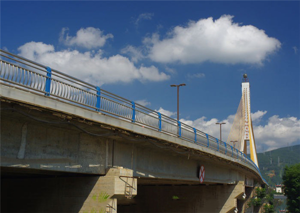 钦州304不锈钢桥梁护栏：安全、耐用与美观的完美结合